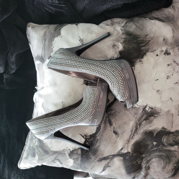 Le chateau 6 inch heels - Picture 2 of 6